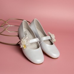 KILLOS, Zapato Niña Comunión Piel Con Adorno Floral.