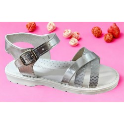 Sandalia Niña Con Tiras En Piel Plata