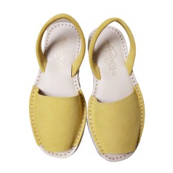 Abarca Mujer con Plataforma Piel Amarillo.