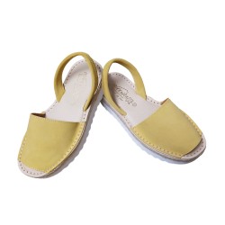 Abarca Mujer con Plataforma Piel Amarillo.